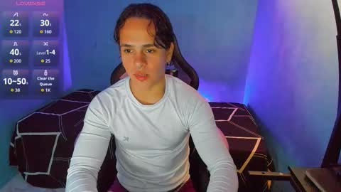 maximiliano_scoott_ online show from October 14, 6:42 pm