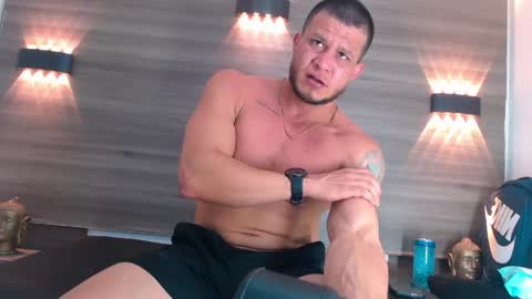 Maximiliano online show from May 26, 7:10 pm