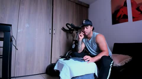 Snapshot of maximo004 chatting on October 17, 2:30 pm Maximo online show from October 17, 2:30 pm