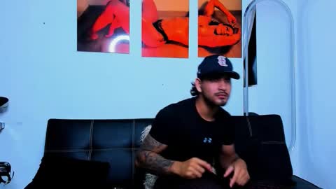 Snapshot of maximo004 chatting on October 19, 6:25 am Maximo online show from October 19, 6:25 am