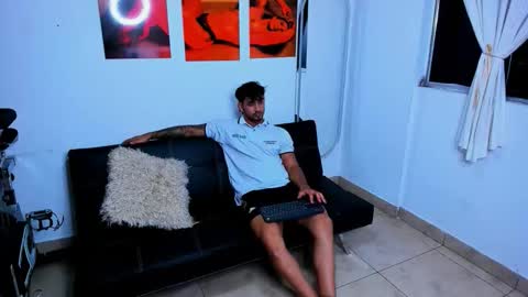 Snapshot of maximo004 chatting on October 20, 5:41 am Maximo online show from October 20, 5:41 am