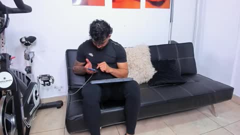 Snapshot of maximo004 chatting on November 26, 3:07 am Maximo online show from November 26, 3:07 am