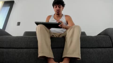 maximo__77 online show from January 14, 2:44 pm