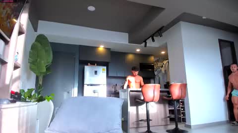 maximo_and_marcelo online show from December 4, 12:03 pm