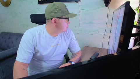  Maximo  online show from April 23, 12:29 pm