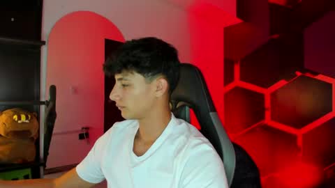 Maximo online show from June 24, 7:13 pm