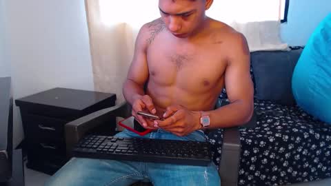 Maximo Aron Vega online show from December 3, 6:49 pm