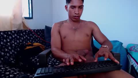 Maximo Aron Vega online show from December 4, 6:39 pm