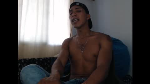 Maximo Aron Vega online show from December 9, 6:14 pm