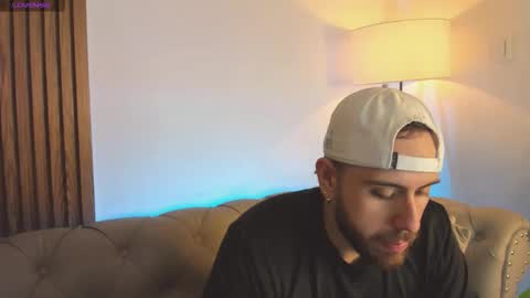 Snapshot of maximo_wolf1 chatting on February 23, 7:55 pm Maximo Wolf online show from February 23, 7:55 pm