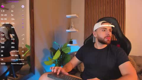 Snapshot of maximo_wolf1 chatting on March 3, 9:10 pm Maximo Wolf online show from March 3, 9:10 pm