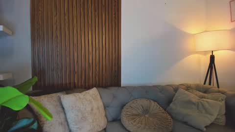 Snapshot of maximo_wolf1 chatting on March 6, 7:21 pm Maximo Wolf online show from March 6, 7:21 pm