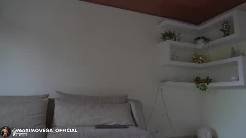 Snapshot of maximohoot chatting on June 13, 10:29 pm Sebastian online show from June 13, 10:29 pm