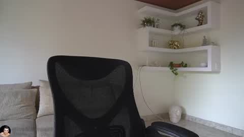 Snapshot of maximohoot chatting on June 15, 3:03 pm Sebastian online show from June 15, 3:03 pm