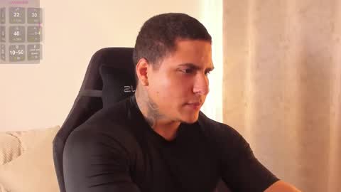 Maximoscott online show from February 10, 7:29 pm