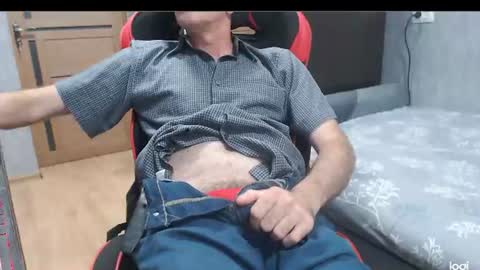 maximus3334 online show from August 8, 8:33 pm