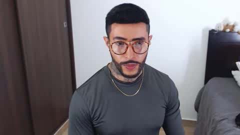 Snapshot of maximus_golden chatting on December 11, 5:53 am Independent Model online show from December 11, 5:53 am