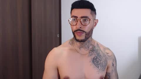 Snapshot of maximus_golden chatting on December 18, 7:47 am Independent Model online show from December 18, 7:47 am