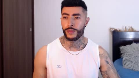 Snapshot of maximus_golden chatting on December 24, 2:54 am Independent Model online show from December 24, 2:54 am