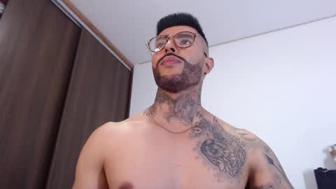 Snapshot of maximus_golden chatting on December 28, 7:11 am Independent Model online show from December 28, 7:11 am