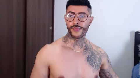 Snapshot of maximus_golden chatting on December 31, 7:10 am Independent Model online show from December 31, 7:10 am