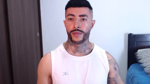 Snapshot of maximus_golden chatting on January 25, 2:15 am Independent Model online show from January 25, 2:15 am