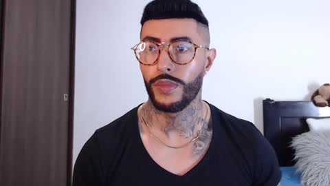 Snapshot of maximus_golden chatting on February 3, 2:14 am Independent Model online show from February 3, 2:14 am