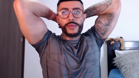Snapshot of maximus_golden chatting on February 11, 12:17 am Independent Model online show from February 11, 12:17 am