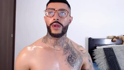 Snapshot of maximus_golden chatting on February 17, 1:15 am Independent Model online show from February 17, 1:15 am