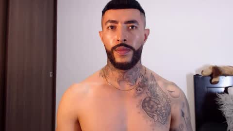 Snapshot of maximus_golden chatting on February 19, 5:49 am Independent Model online show from February 19, 5:49 am