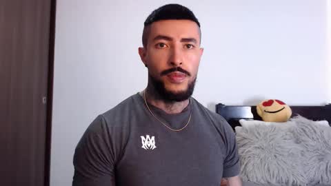 Snapshot of maximus_golden chatting on March 10, 6:49 am Independent Model online show from March 10, 6:49 am