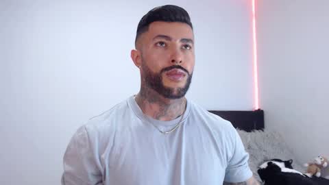 Independent Model online show from October 1, 3:01 am