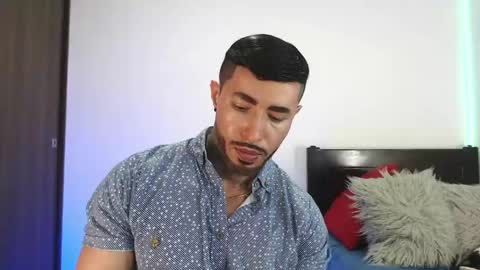 Snapshot of maximus_golden chatting on April 17, 3:42 am Independent Model online show from April 17, 3:42 am