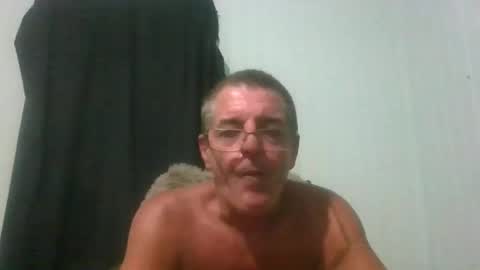 Snapshot of maximus_oreally chatting on December 28, 2:10 pm Max online show from December 28, 2:10 pm