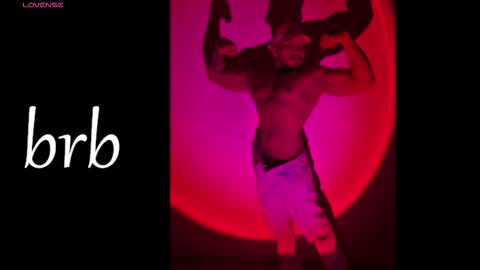 Snapshot of maximusclark chatting on October 18, 6:16 am Maximus Clark online show from October 18, 6:16 am