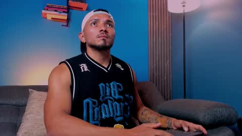 Snapshot of maximusclark chatting on October 24, 12:19 am Maximus Clark online show from October 24, 12:19 am