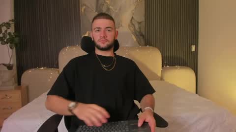 Maximus online show from May 2, 11:59 am