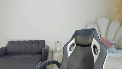 Maximus online show from June 20, 11:57 am