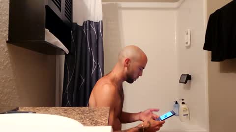 Snapshot of maximusdemitrious chatting on October 2, 10:39 pm maximusdemitrious online show from October 2, 10:39 pm