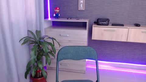 Snapshot of maximussantorini chatting on November 22, 7:46 pm maximus online show from November 22, 7:46 pm