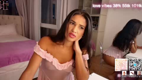 Maxine online show from March 5, 9:11 pm