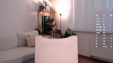 Snapshot of maxinele chatting on July 2, 10:43 am Maxine online show from July 2, 10:43 am