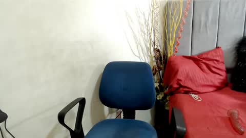 maxinesex_ online show from December 4, 2:37 pm
