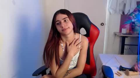 maxinesex_ online show from October 21, 2:40 pm