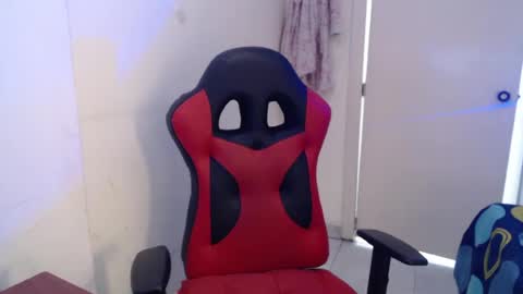 maxinesex_ online show from June 24, 2:16 pm