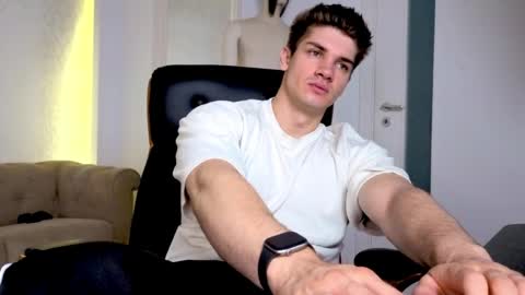 MaxKaiden online show from June 9, 4:13 am