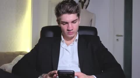 MaxKaiden online show from June 13, 4:21 am