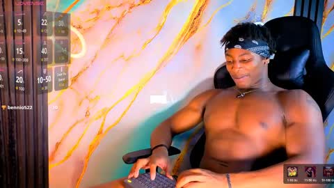 Maxmuscle10 online show from April 10, 5:12 am