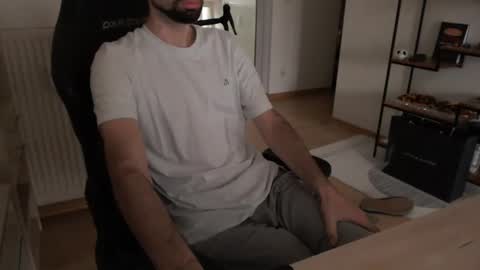 maxp0wer21 online show from December 7, 11:40 am