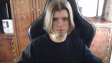 Snapshot of maxplay18 chatting on February 23, 10:06 am Max online show from February 23, 10:06 am